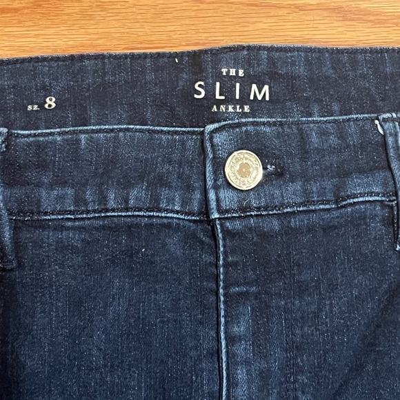 White House Black Market Slim Ankle Mid-Rise Jeans Gold Thread Rolled Cuffs Sz 8 - Picture 5 of 9